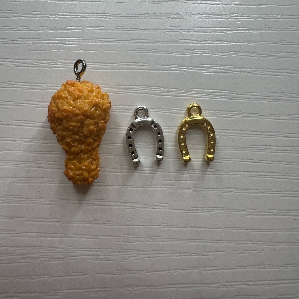 Charming Drumstick and Horseshoe Pendant Set